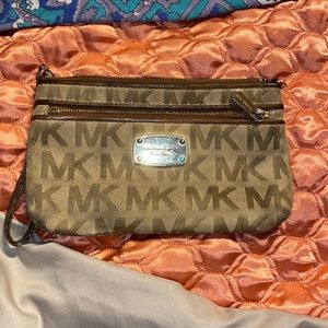 Michael kors wristlet